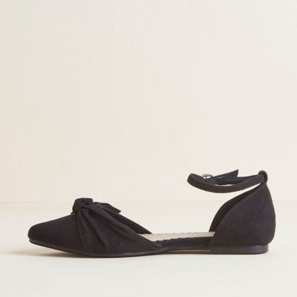 ModCloth Restricted Soho Sojourn Bow Flats 5.5 - Picture 2 of 6